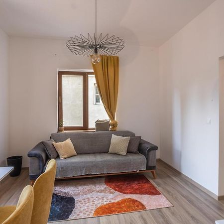 Linden House - A Lovely Apartment In Central וארנה מראה חיצוני תמונה