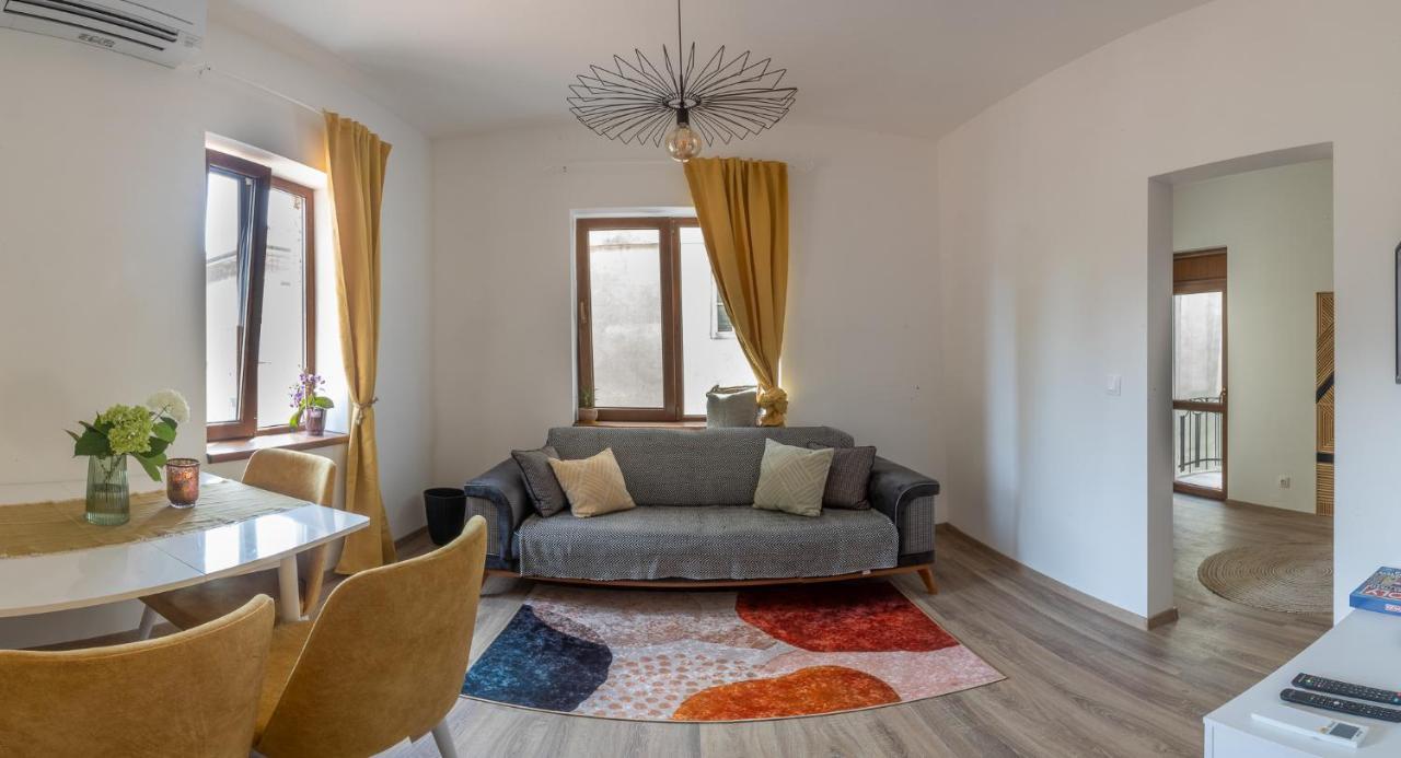 Linden House - A Lovely Apartment In Central וארנה מראה חיצוני תמונה